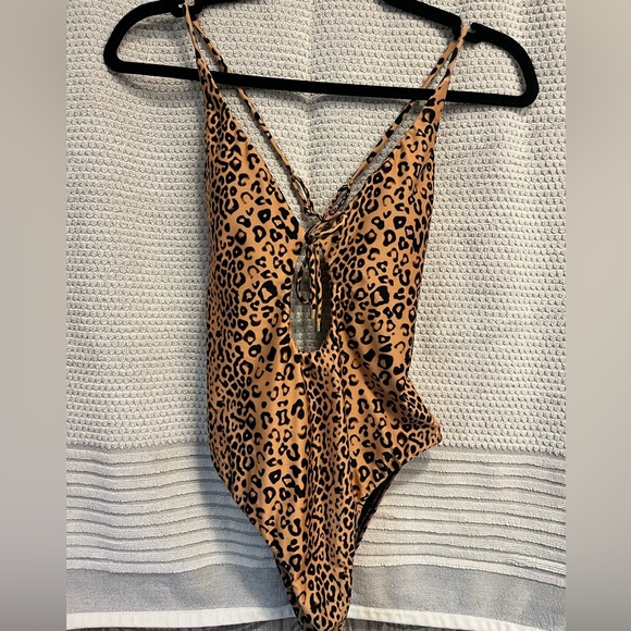 Leopard print swim/ body suit from Victorias Secret size SMALL - Picture 1 of 5